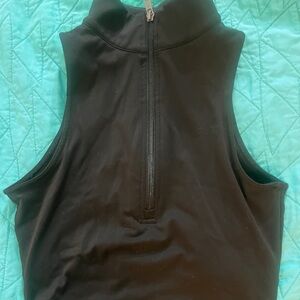 Sporty high neck tank